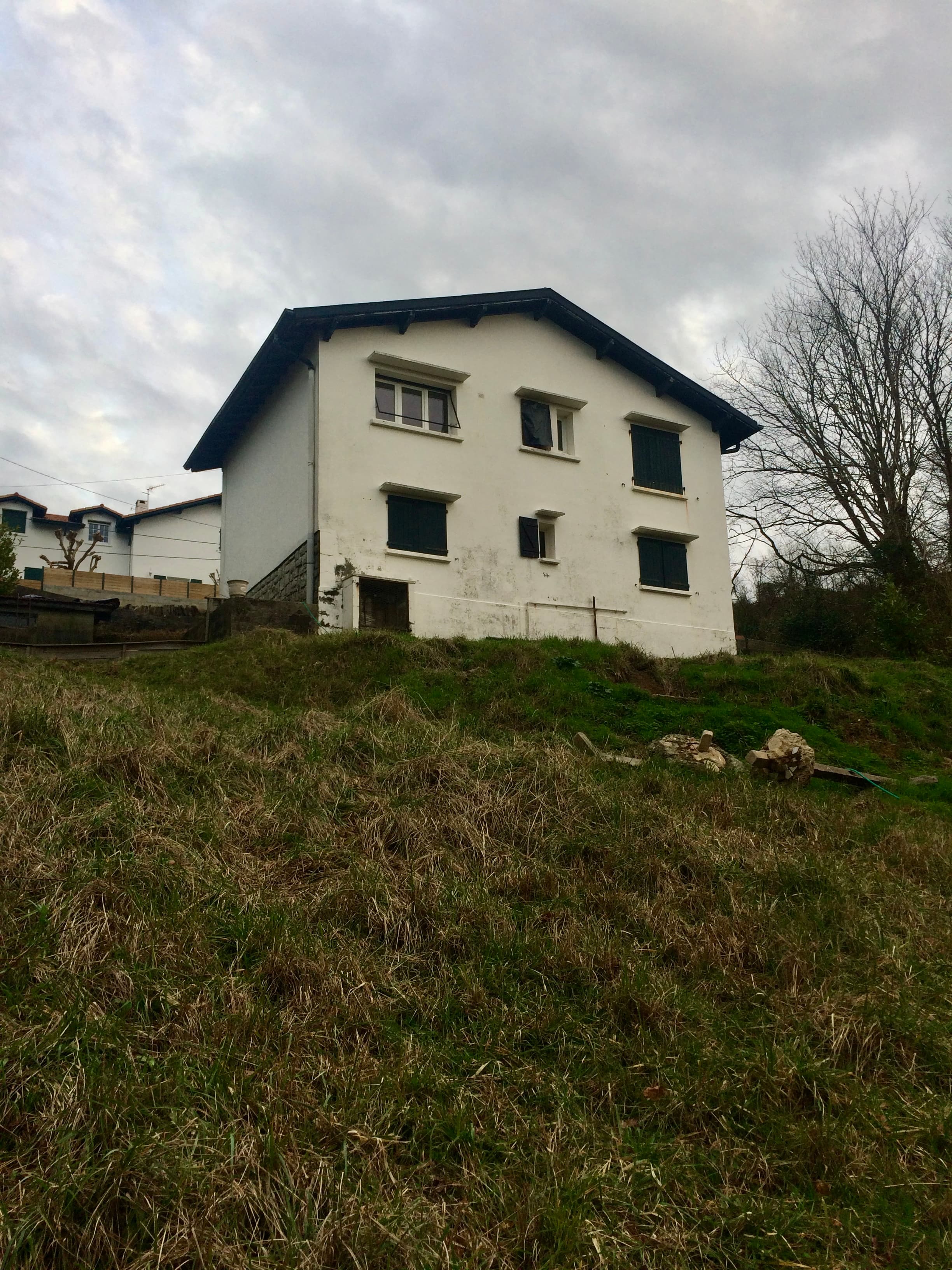 Rénovation totale: Création d'ouvertures, extension de briques de chanvre Biosys et mur de soutènement altus